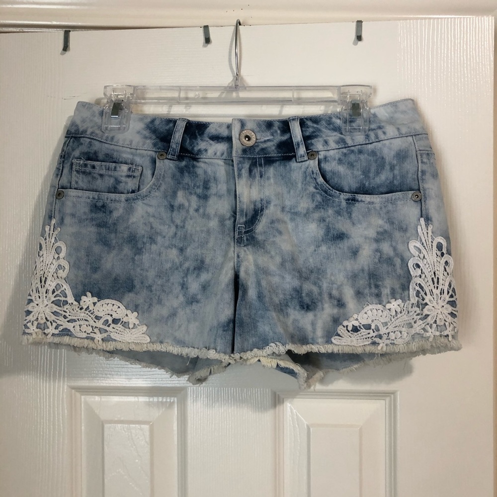 Maurices Acid Wash Denim Shorts US 5/6